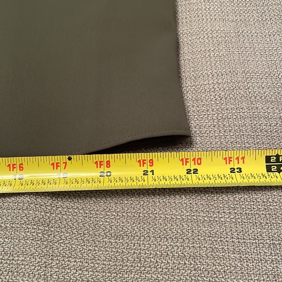 Express Green Sleeveless Top with Cute Accents Large in Perfect Condition Fall - Picture 7 of 12